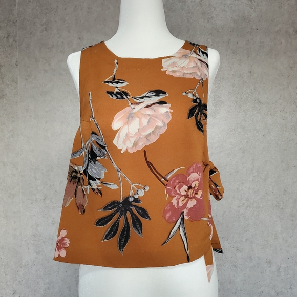 grade and gather Tops - FLOWER GRADE AND GATHER BLOUSE